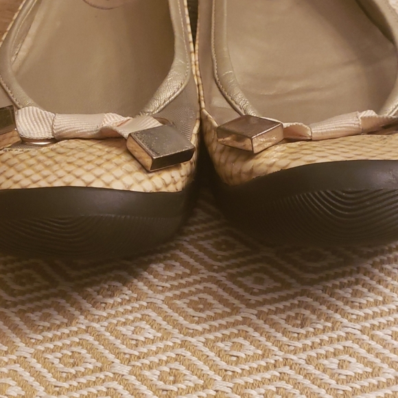 Cole Haan flat - Picture 2 of 7